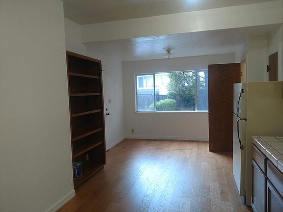 4th image of 709 Laurel Ave APT 3
