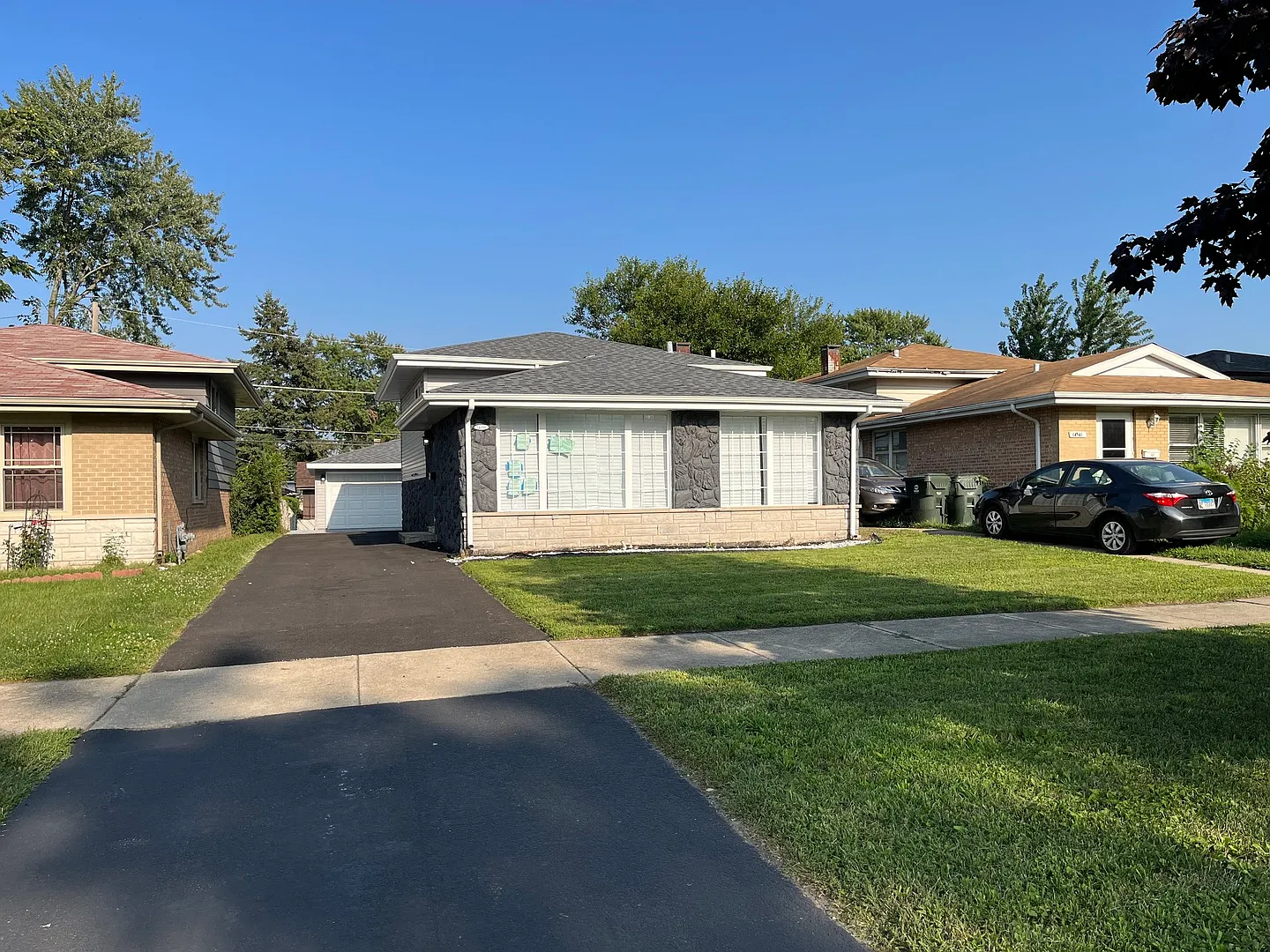 14339 Cottage Grove Ave photo 1