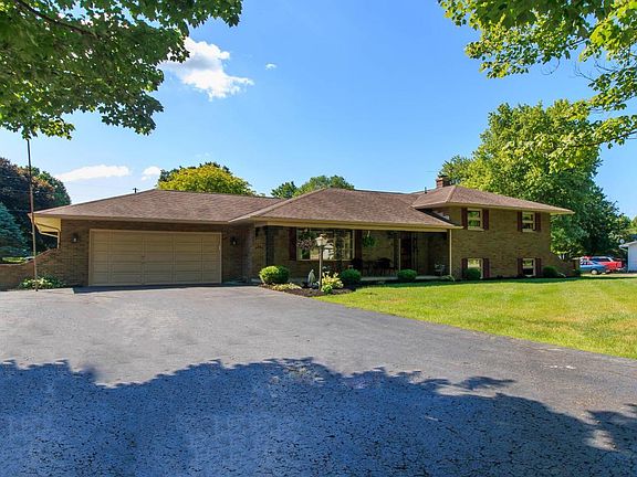 2nd image of 2224 Scenic Dr NE