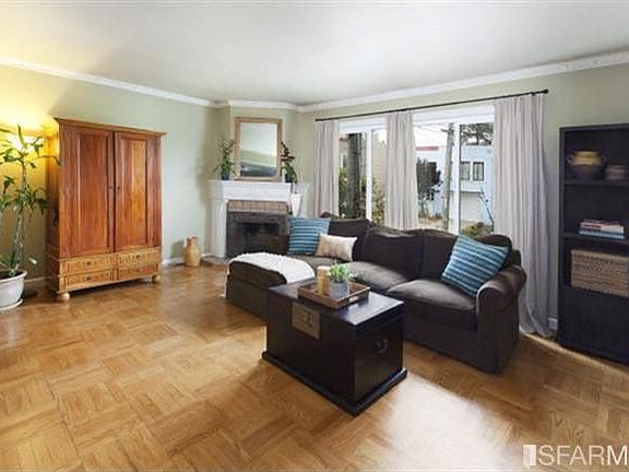 4th image of 2 Saint Charles Ave