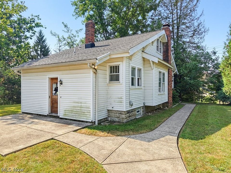 1st image of 27015 Aurora Rd