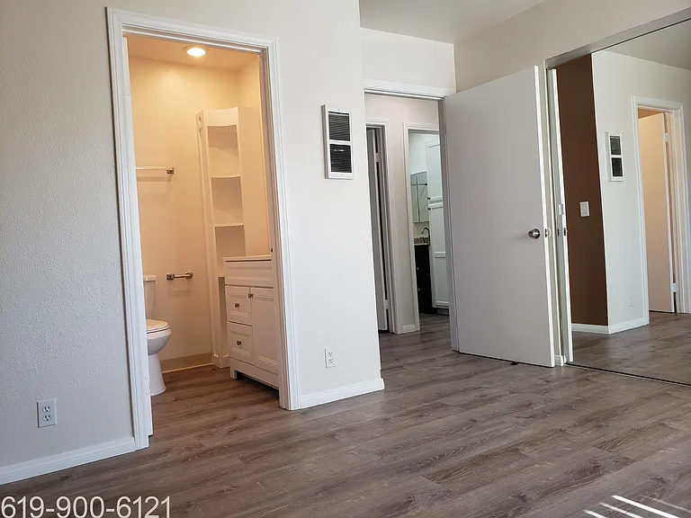 1261 Victor St #10 — Photo 15