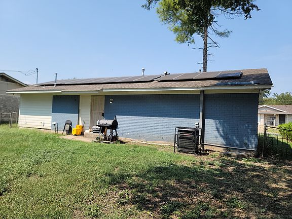 3rd image of 3220 Pacesetter Dr