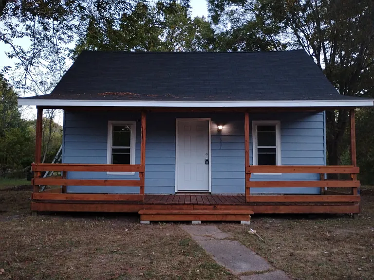 301 E Olive St — Photo 9