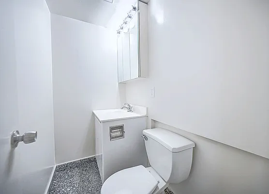 Rented by Urbane Brokerage | media 14