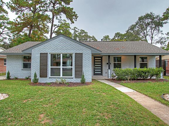 3rd image of 10018 Cedardale Dr