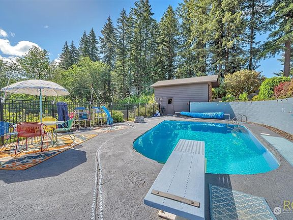 3rd image of 21109 NE 182nd Avenue