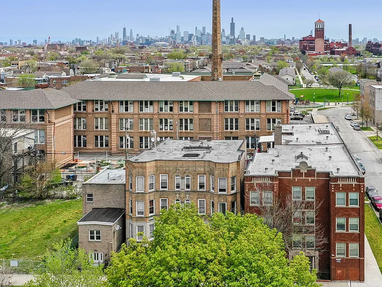 819-21 S Independence Blvd Chicago, IL 60624 — Photo 1