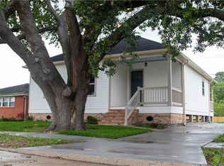 428 Cougar Dr, Arabi, LA 70032