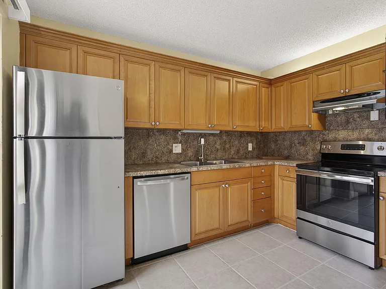 3345 Meridian Way N #C — Photo 17