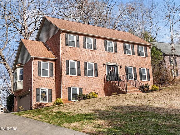 4th image of 704 Knights Bridge Rd