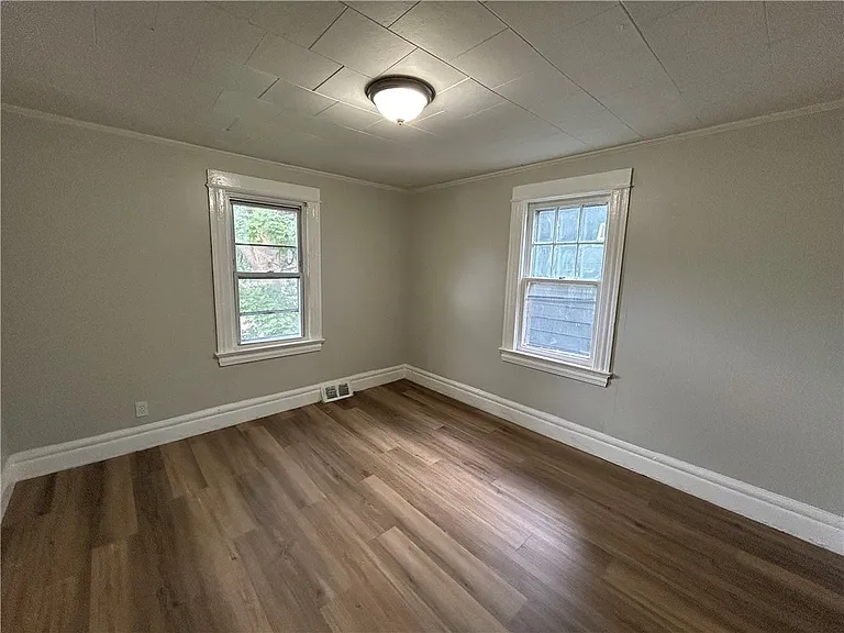 42 Villa St #UPPER — Photo 6