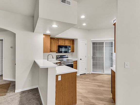 5th image of 962 S Courtyard Ln