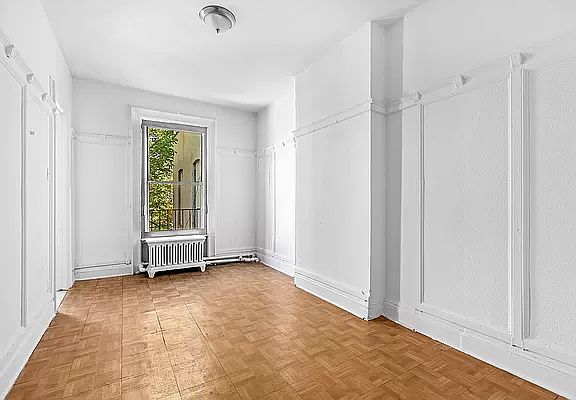 2nd image of 175 E 116th St APT 2