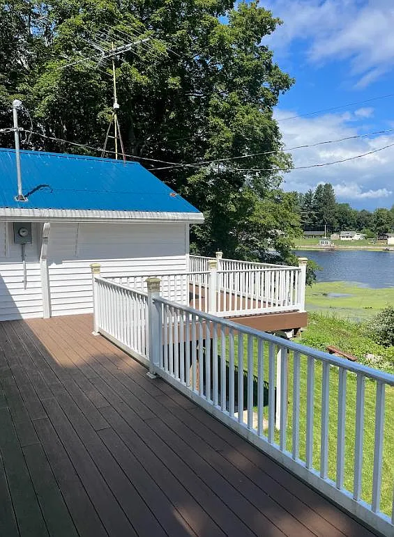 4 bed, 1.5 bath, 992 sqft, $2,400 — Photo 4
