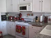 1st image of 104 E Pearl St