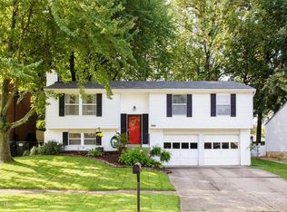 9008 Loch Lea Ln, Louisville, KY 40291