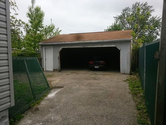 4th image of 4510 Storer Ave
