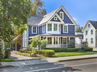189 Main St #2, Peapack-Gladstone, NJ 07934