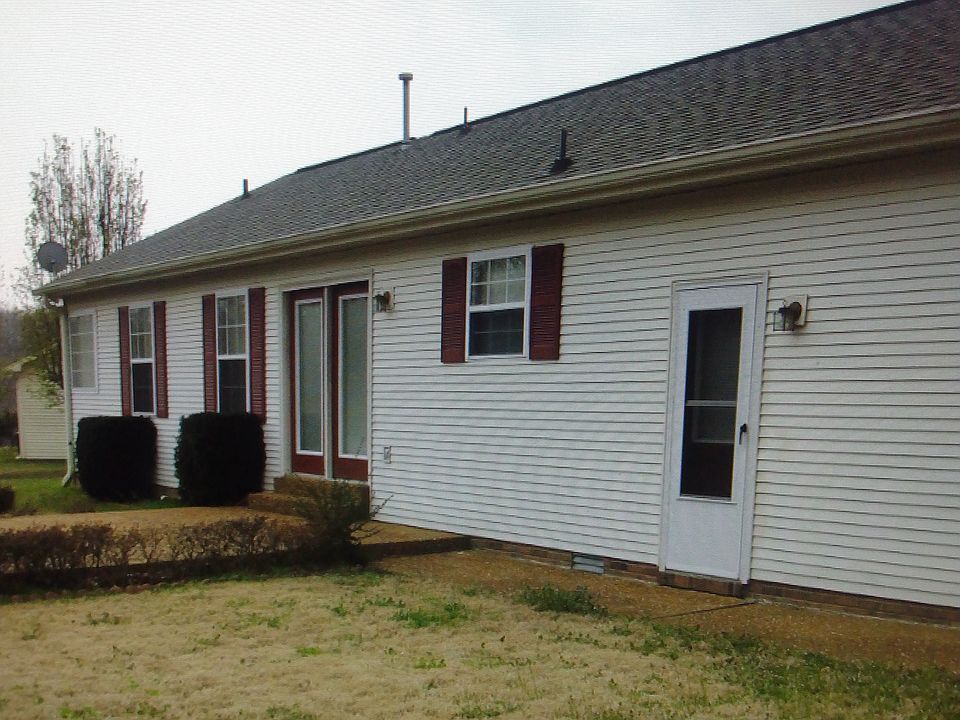 2nd image of 103 W Dell Rd