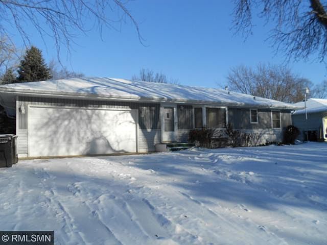 1st image of 833 Woody Ln NW