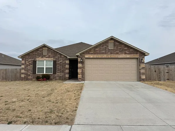 2101 E Fennec St, Siloam Springs, AR 72761