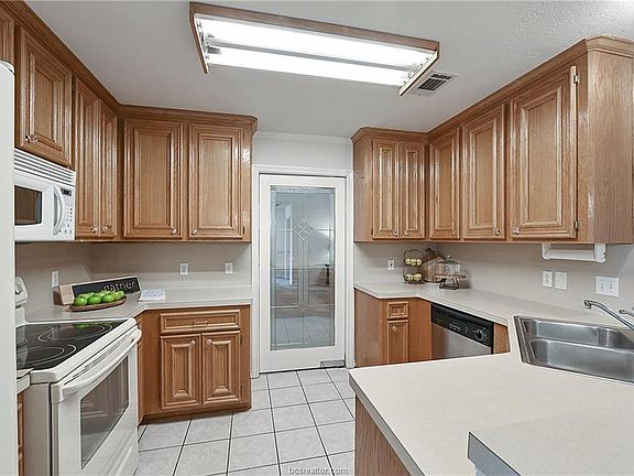 5th image of 2300 S Pioneer Trl
