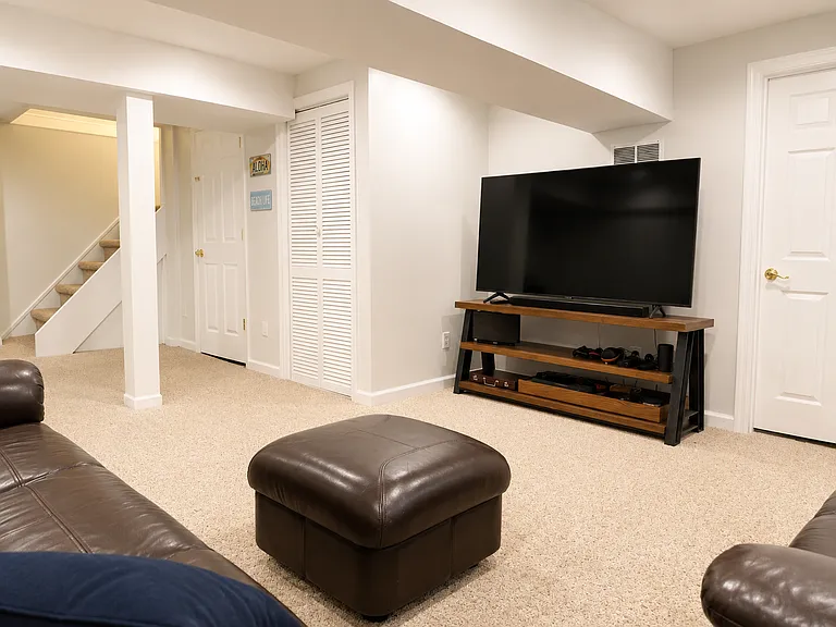 25 E Summit St — Photo 34