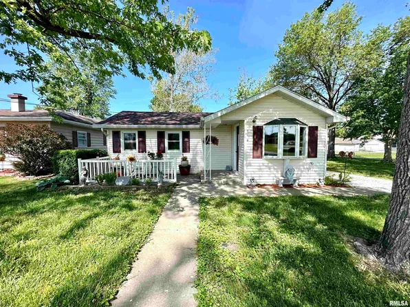 206 S Sangamon St, Auburn, IL 62615
