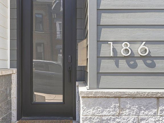 3rd image of 186 Home St
