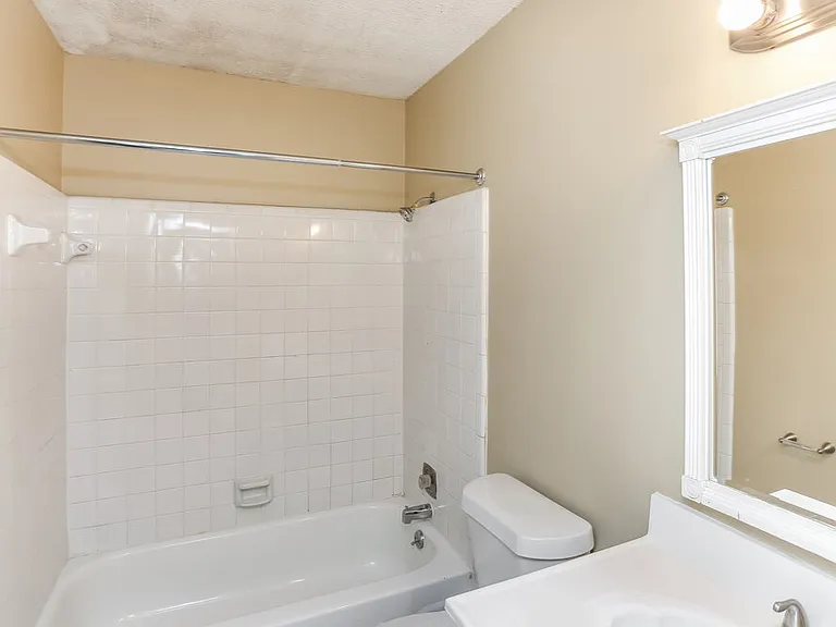 8123 Cairn Dr — Photo 18