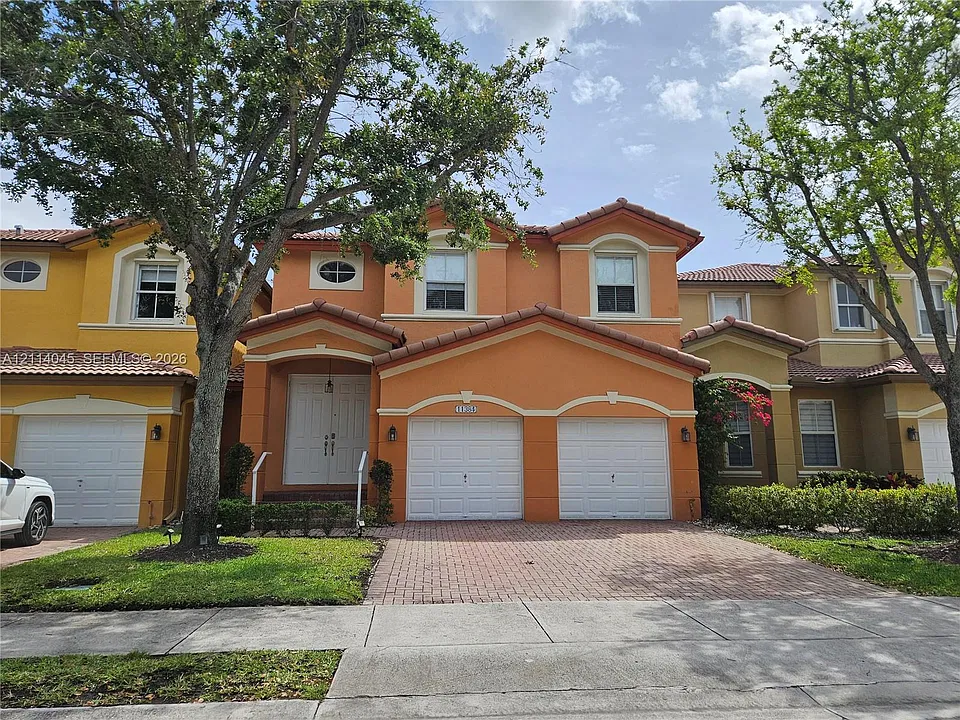 11384 NW 84th Ter