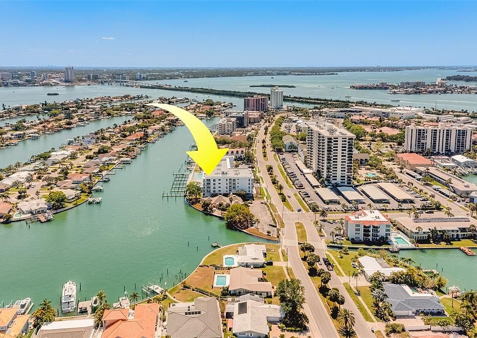 Bird's eye view of the unit.