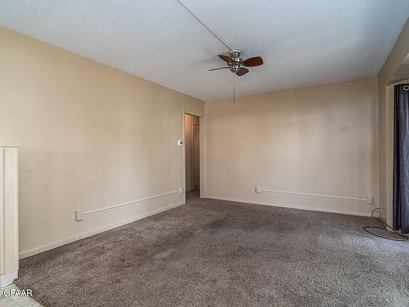 4th image of 822 13th Ave S