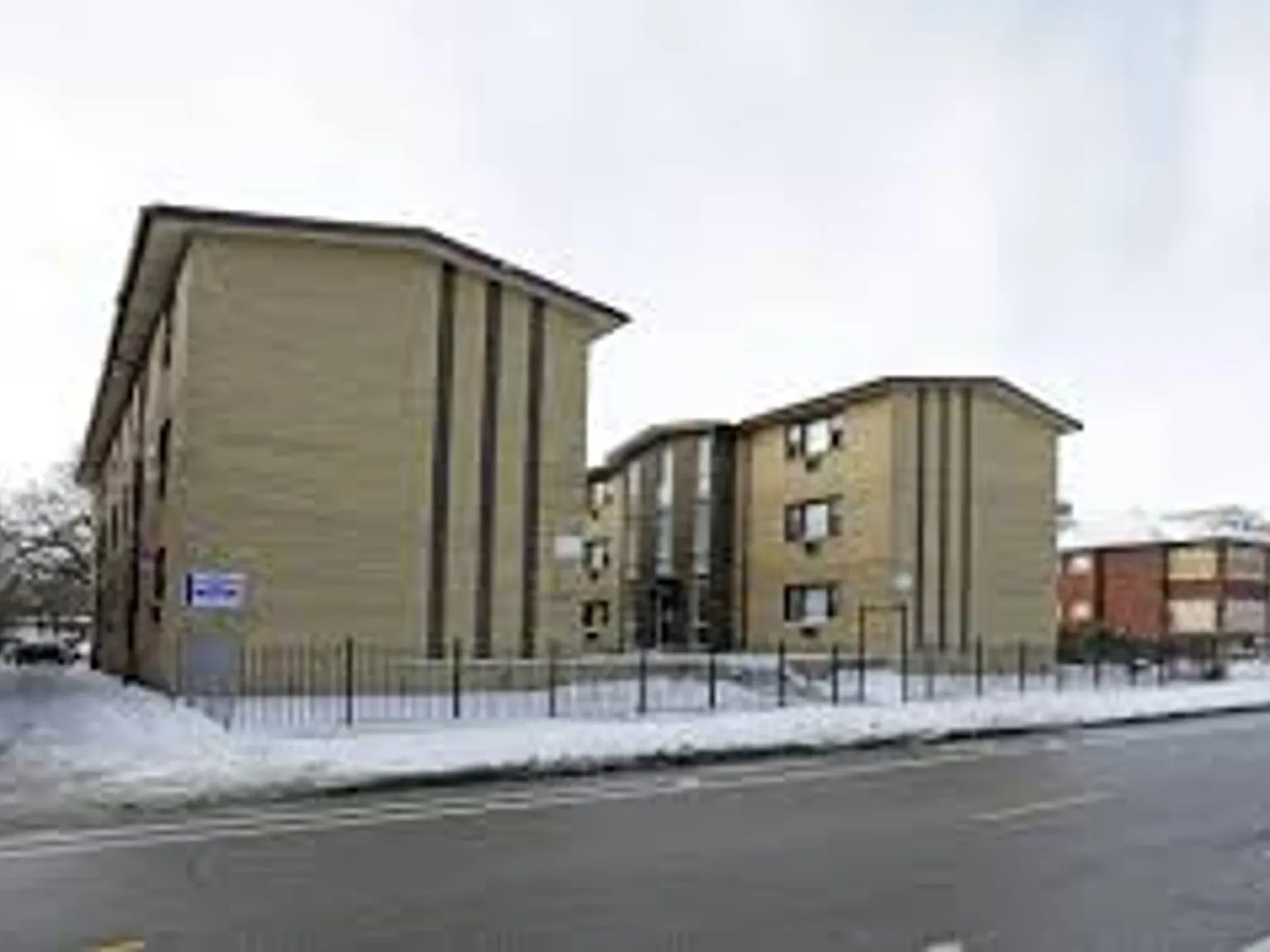 7818-7820 South Shore Drive — Photo 3