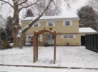 6 Pohatcong Dr, Washington, NJ 07882