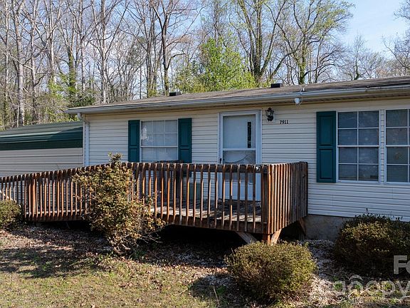 4th image of 7911 Bailey Rd