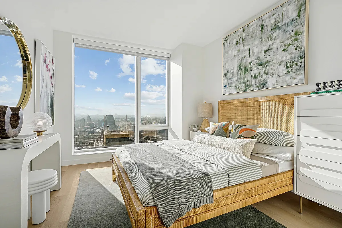 17 Hanover Place — Photo 2