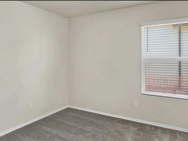 120 Brody Ln — Photo 6