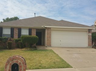 7410 Fossil Hill Dr, Arlington, TX 76002