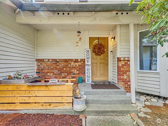 4th image of 9612 164th Street E
