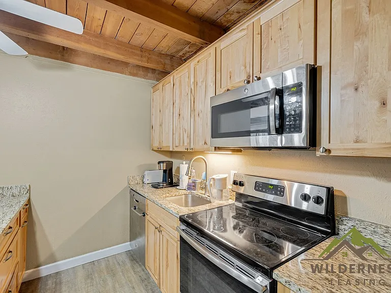 2200 Lodge Pole Cir #205-B — Photo 13