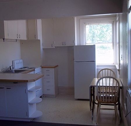 5th image of 427 S 1st Ave APT 6