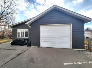 1017 11th St, Belle Fourche, SD 57717