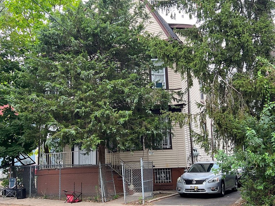 2nd image of 152-154 Sunset Ave