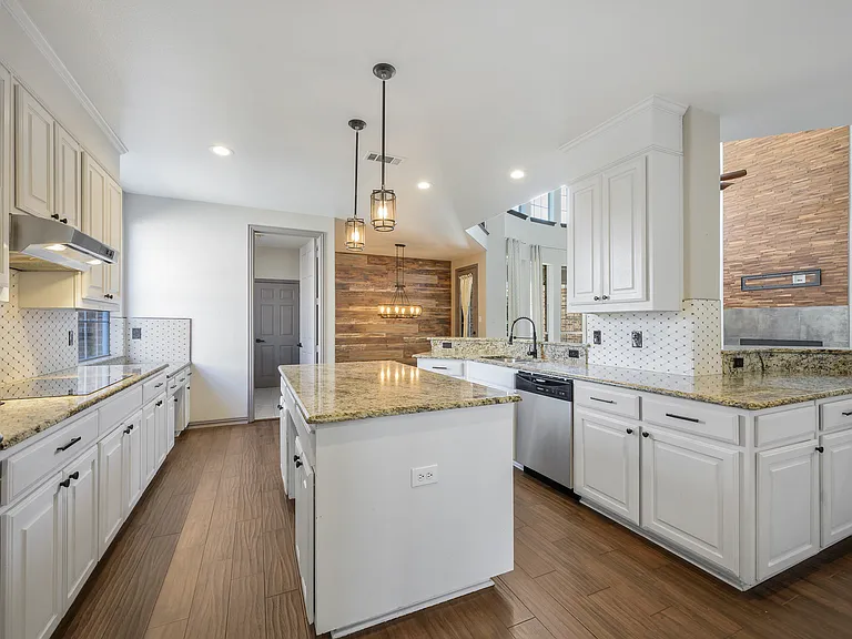 5170 Mohegan Ln — Photo 17