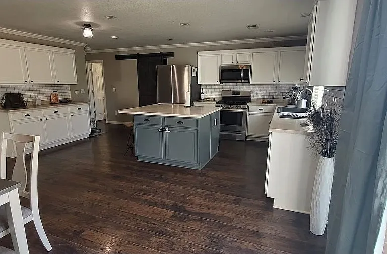 9565 Castle Oaks Dr — Photo 7