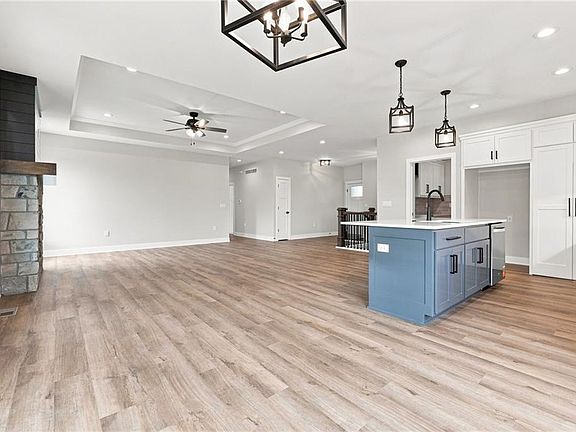 5th image of 901 Captain Merriman Dr