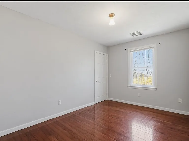 Stevens St — Photo 16