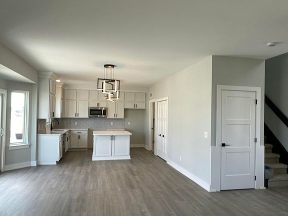 3rd image of 5104 Wilshire Dr #50
